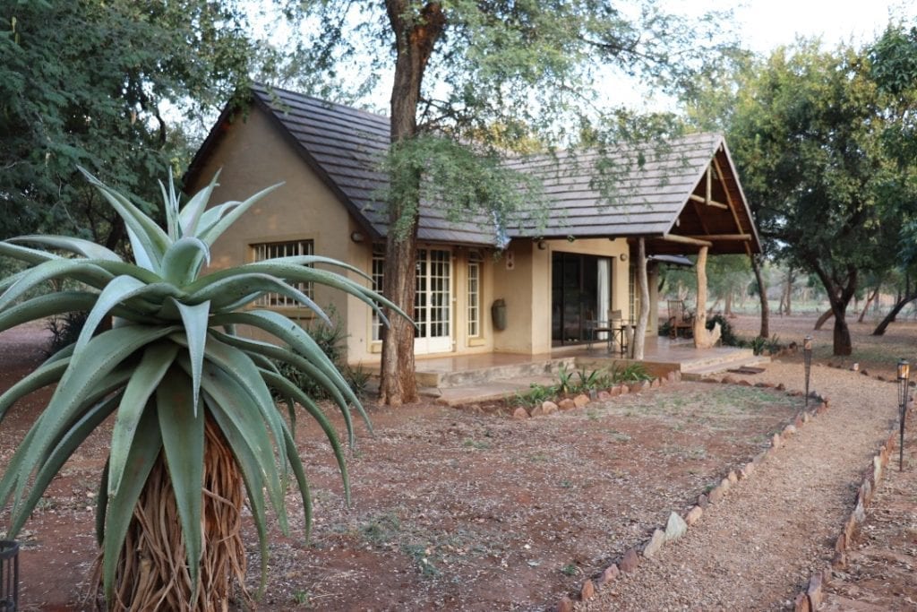 Murchison view cottage exterior 2